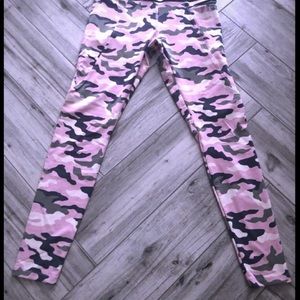 Victorias Secret Pink Camo Leggings